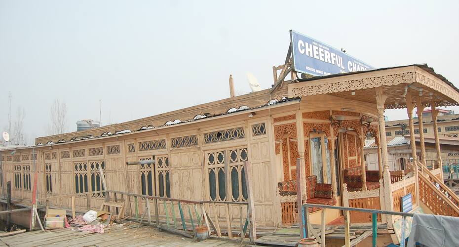 Cheerful Charley Houseboat, Srinagar 3